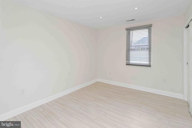 137 IDLEWILD RD, Levittown, PA 19057