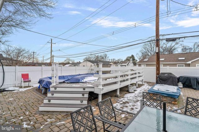 137 IDLEWILD RD, Levittown, PA 19057