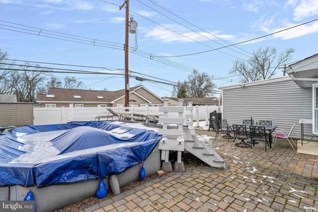 137 IDLEWILD RD, Levittown, PA 19057