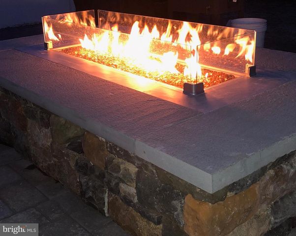 137 IDLEWILD RD, Levittown, PA 19057