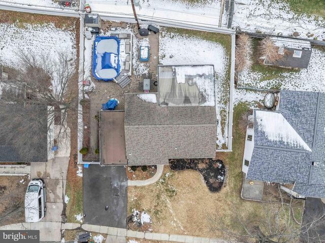 137 IDLEWILD RD, Levittown, PA 19057