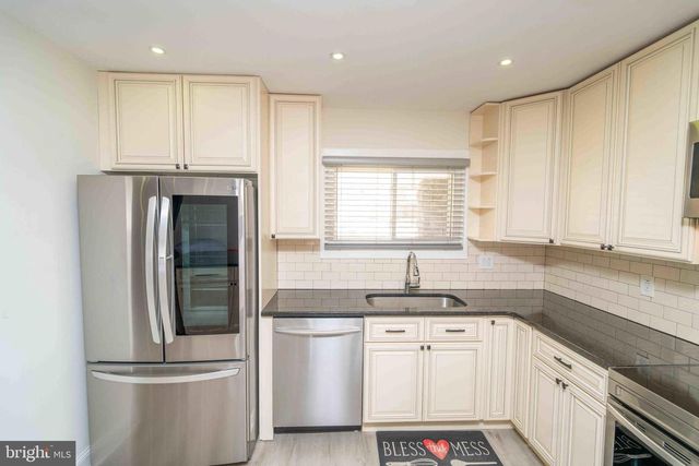 137 IDLEWILD RD, Levittown, PA 19057