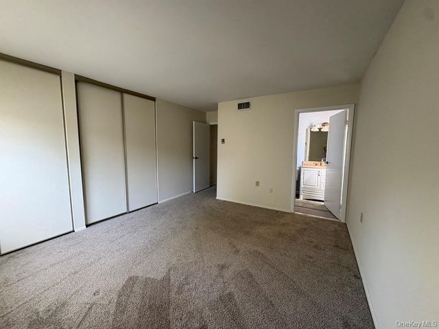 491 Stratford Lane, Ridge, NY 11961