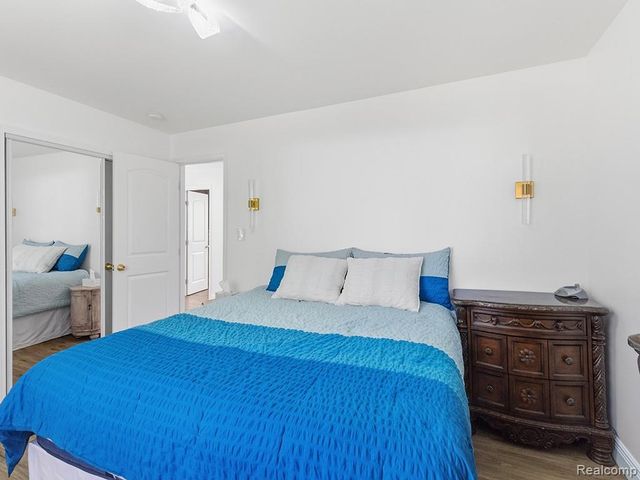 17361 W Outer Drive, Dearborn Heights, MI 48127