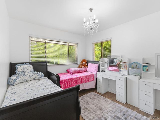 17361 W Outer Drive, Dearborn Heights, MI 48127