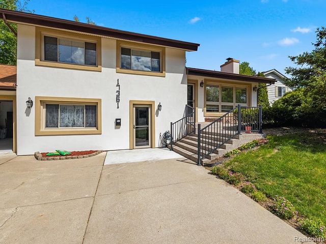 17361 W Outer Drive, Dearborn Heights, MI 48127