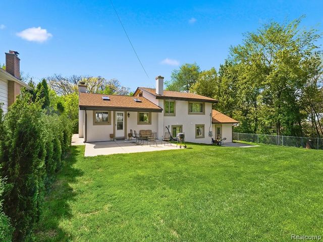 17361 W Outer Drive, Dearborn Heights, MI 48127