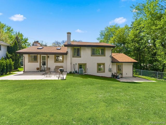 17361 W Outer Drive, Dearborn Heights, MI 48127