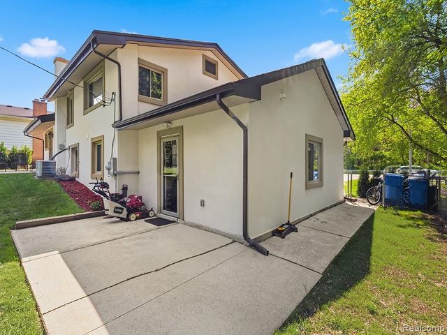 17361 W Outer Drive, Dearborn Heights, MI 48127