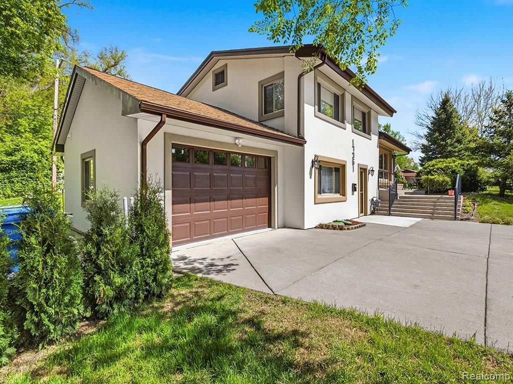 17361 W Outer Drive, Dearborn Heights, MI 48127