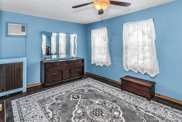 9 Belmont Avenue, Floral Park, NY 11001