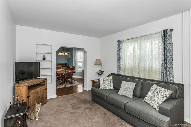 9 Belmont Avenue, Floral Park, NY 11001