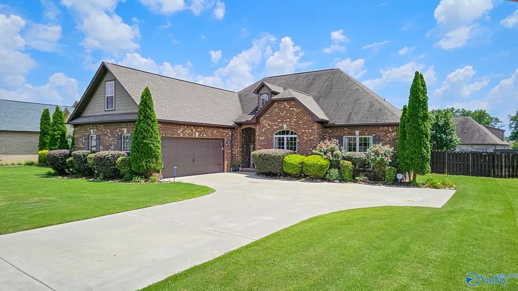 17510 Maree Drive, Athens, AL 35613