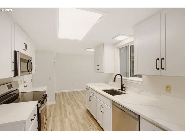 11940 Sw KING JAMES Pl, King City, OR 97224