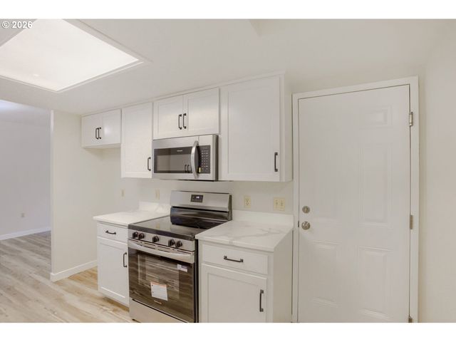 11940 Sw KING JAMES Pl, King City, OR 97224