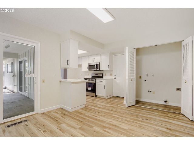 11940 Sw KING JAMES Pl, King City, OR 97224