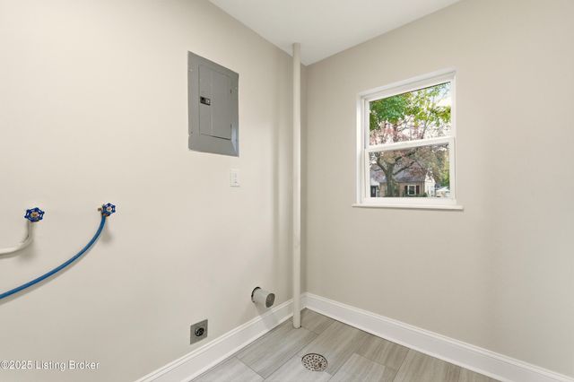 517 Dale Ave, Louisville, KY 40214