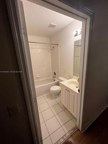 1909 Hibiscus Ln 1909, Riviera Beach, FL 33404