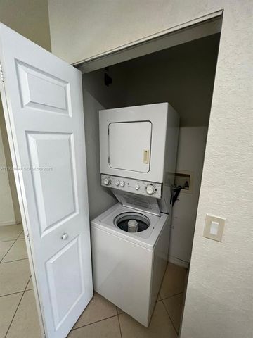 1909 Hibiscus Ln 1909, Riviera Beach, FL 33404