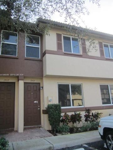 1909 Hibiscus Ln 1909, Riviera Beach, FL 33404