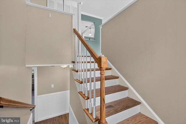 2 PALMER DR, Camp Hill, PA 17011