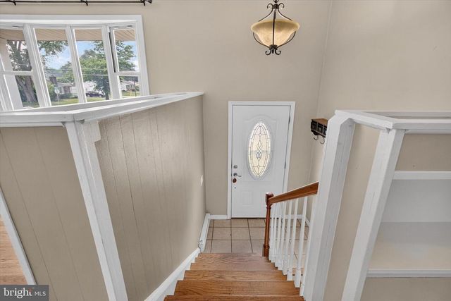 2 PALMER DR, Camp Hill, PA 17011