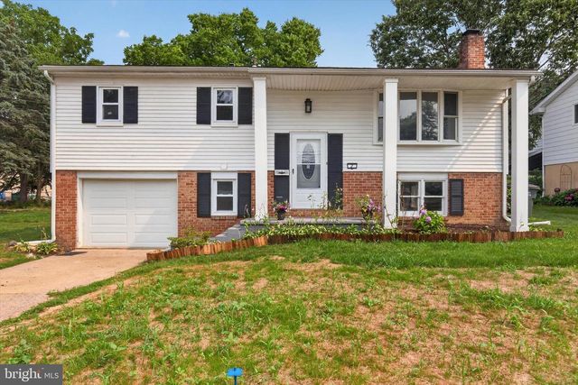 2 PALMER DR, Camp Hill, PA 17011