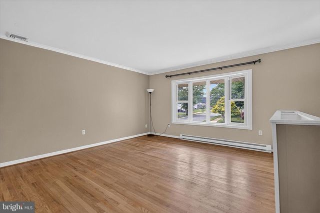 2 PALMER DR, Camp Hill, PA 17011