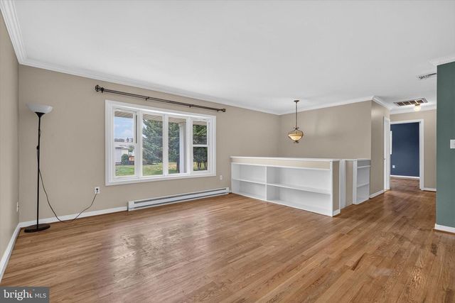 2 PALMER DR, Camp Hill, PA 17011