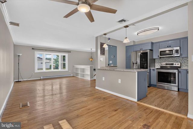 2 PALMER DR, Camp Hill, PA 17011