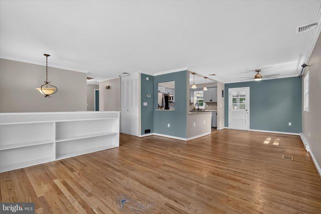 2 PALMER DR, Camp Hill, PA 17011