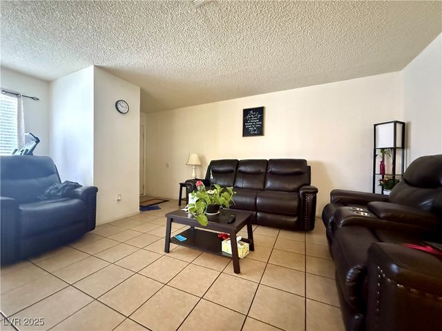 6217 Yerba Lane, Las Vegas, NV 89108