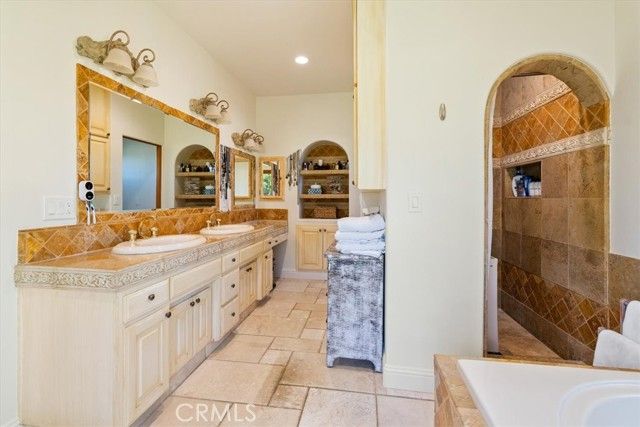 6275 Twin Canyon, Creston, CA 93432