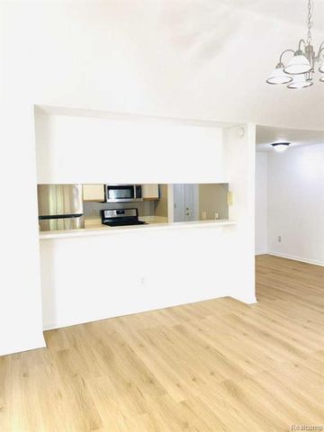 1289 Heatherwood Lane, Ann Arbor, MI 48108