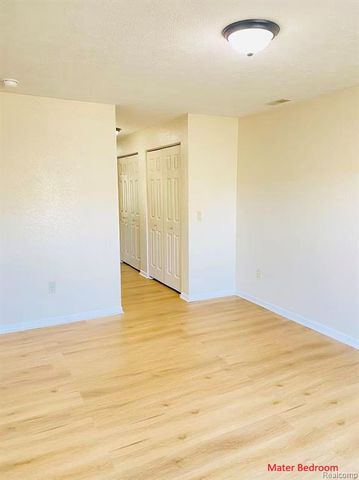 1289 Heatherwood Lane, Ann Arbor, MI 48108