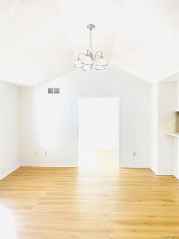 1289 Heatherwood Lane, Ann Arbor, MI 48108