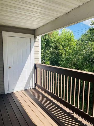 1289 Heatherwood Lane, Ann Arbor, MI 48108