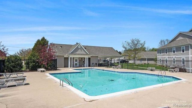 1289 Heatherwood Lane, Ann Arbor, MI 48108