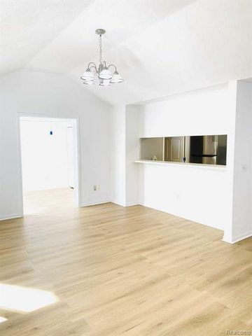 1289 Heatherwood Lane, Ann Arbor, MI 48108