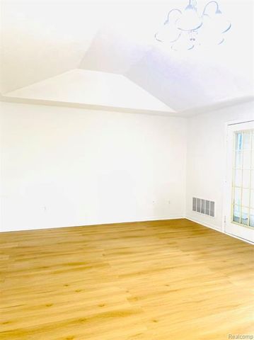 1289 Heatherwood Lane, Ann Arbor, MI 48108
