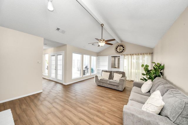 1902 Hilton Head Drive, Missouri City, TX 77459
