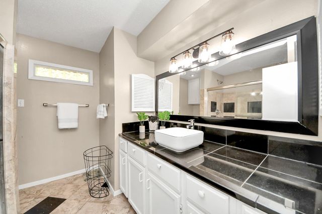 1902 Hilton Head Drive, Missouri City, TX 77459