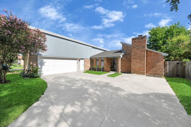 1902 Hilton Head Drive, Missouri City, TX 77459
