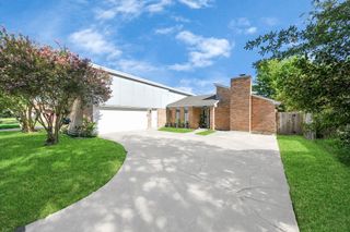 1902 Hilton Head Drive, Missouri City, TX 77459