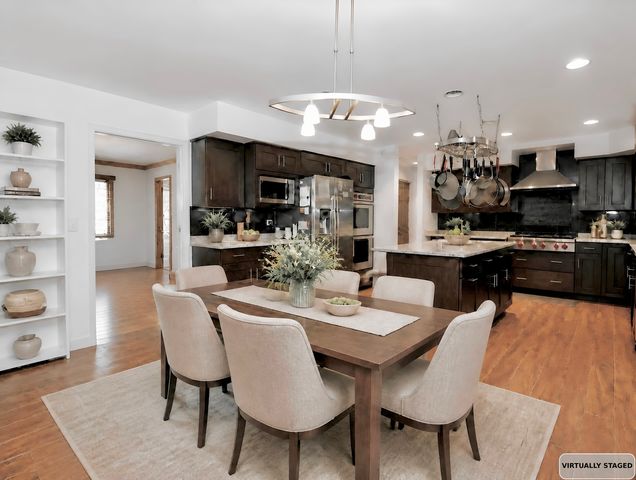 313 Whitmore Lane, Lake Forest, IL 60045