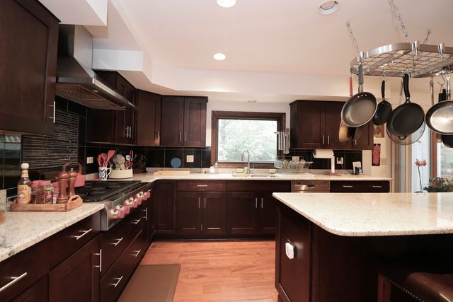 313 Whitmore Lane, Lake Forest, IL 60045