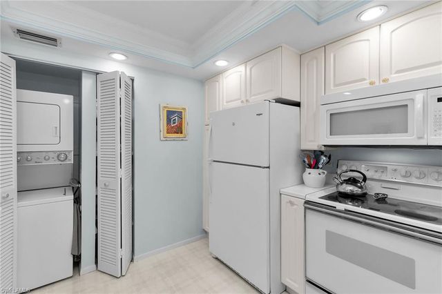 4150 Crayton RD B6, Naples, FL 34103