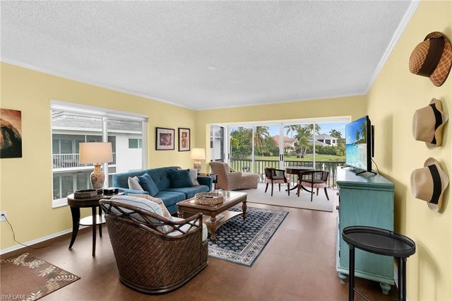 4150 Crayton RD B6, Naples, FL 34103