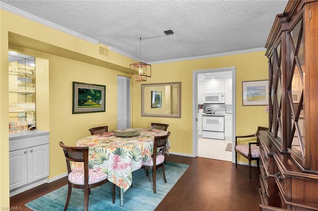 4150 Crayton RD B6, Naples, FL 34103