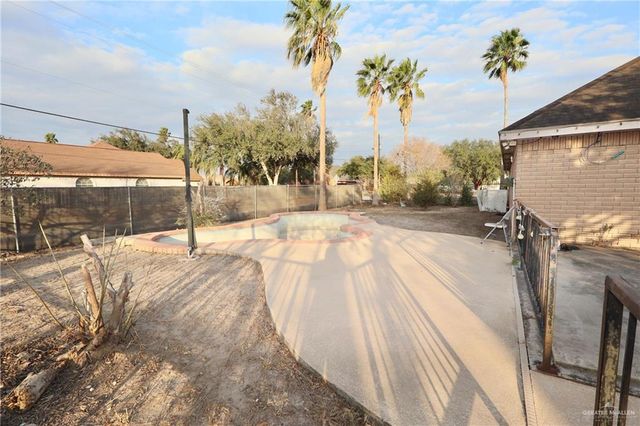 207 N Alvarado Street, Alton, TX 78573